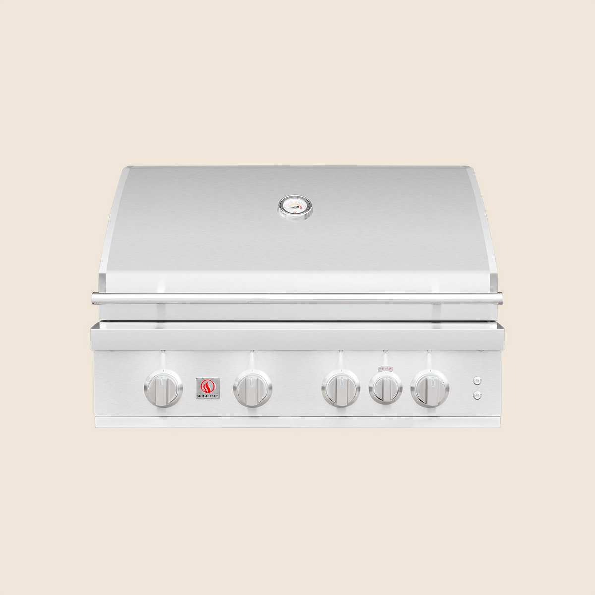 Summerset Sizzler Pro built-in gas grill, lid closed