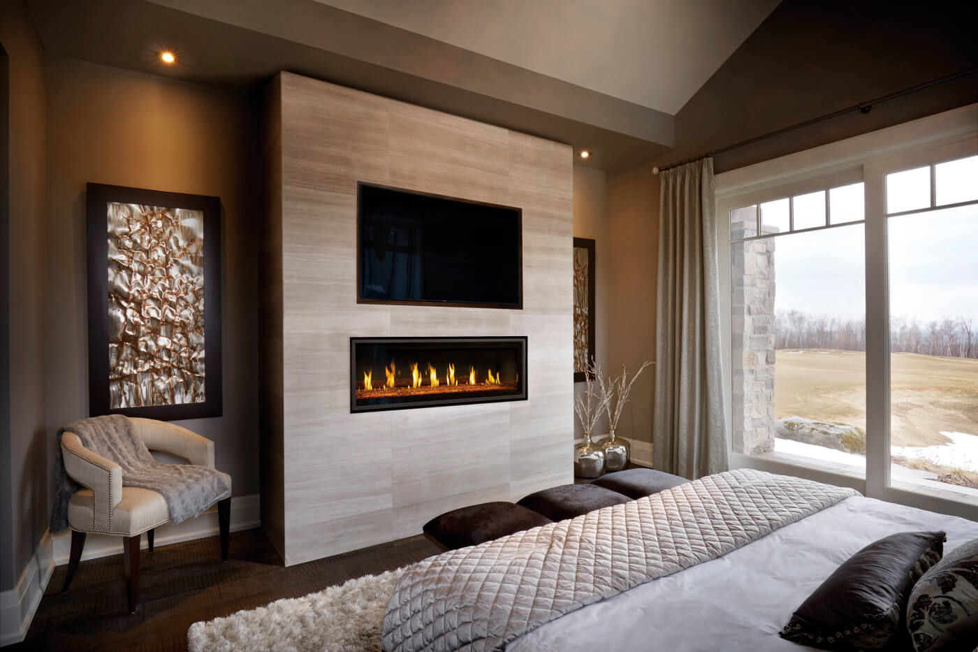 Napoleon Vector 50 in contemporary bedroom with TV above using DHC heat management