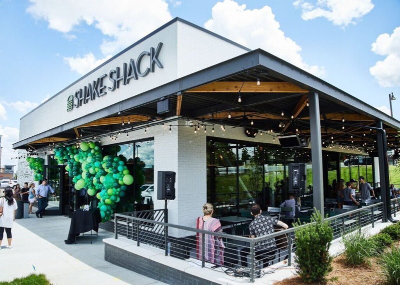 Bromic Tungsten Gas 500 heaters installed at Shake Shack restaurant patio